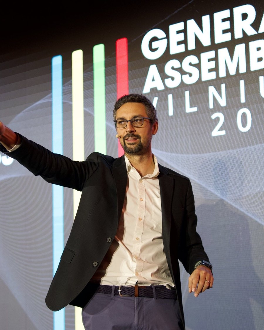 Nikola Ilić speaking at the World Liberty Congress